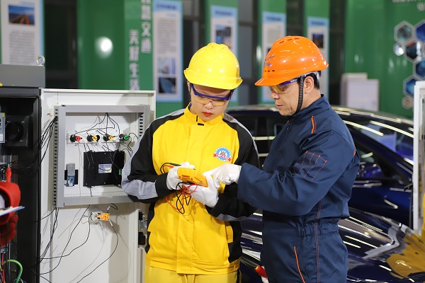 乌鲁木齐市万通技工学校招汽车专业的学生开始招生啦21