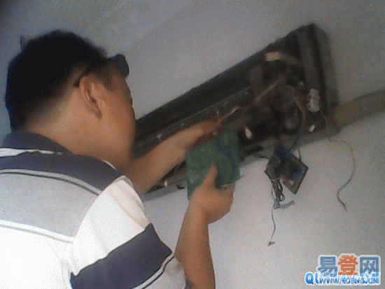 东丽区空调上门维修加氟拆机清洗