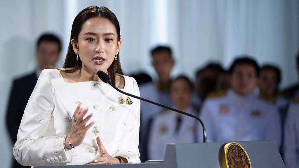 泰国民众举行示威：要求佩通坦辞职