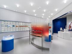 眼镜店如何装修，展柜如何摆放才算是跟上潮流