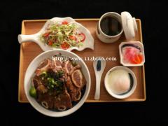 烤肉拌饭百款美味 开店吸引八方客