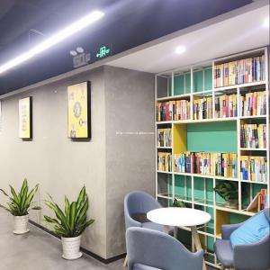 配套齐全助力创业，西乡精装修小面积办公室出租