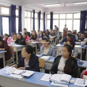 曹老师给大家分析一下新手入门会选择建筑行业资料员的原因