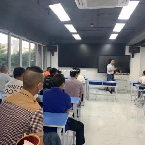 学习安装造价靠自己很难，可以选择学校