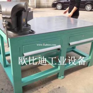 A3钢板桌面操作台又称钢板工作台