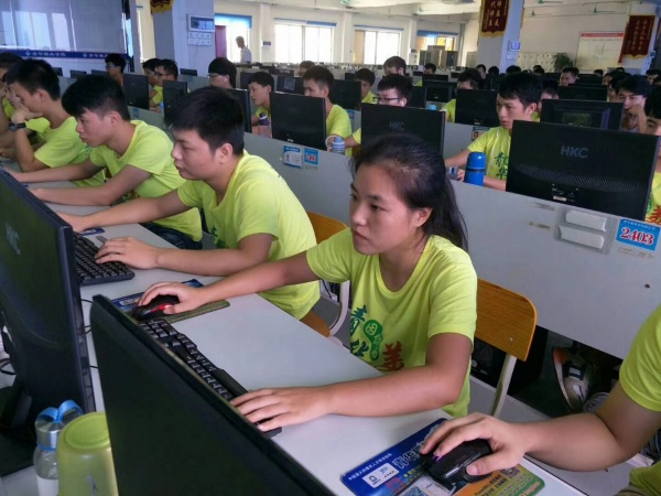 想学模具设计在东莞推荐哪里学包学会包就业
