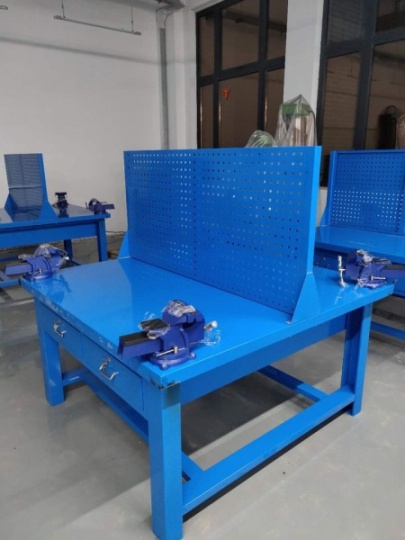 注塑机工作桌 车间工作台 铸铁钳工工具桌