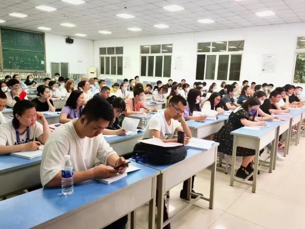 到处缺少资料员学好资料技能好就业