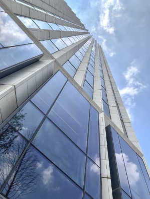 高处吊篮可以使用于高层建筑的外墙施工