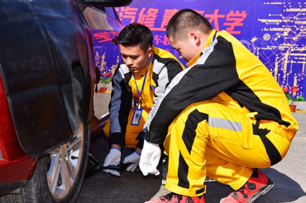 乌鲁木齐市万通技工学校汽车纯实操专业招生了