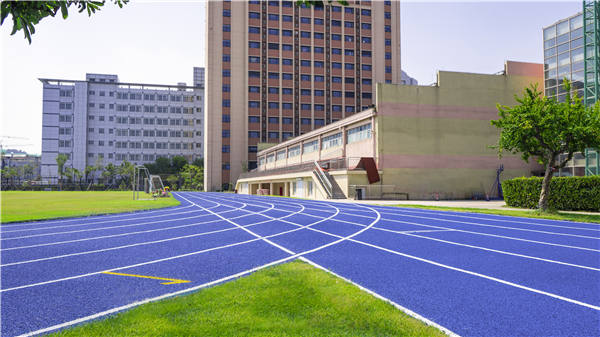 半预制型跑道对于水泥混凝土基础的要求