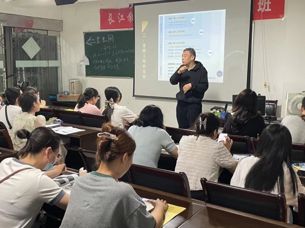 沙市会计培训班培训中级，长江教育让您点点圆梦