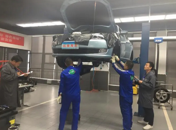汽车维修工证书哪里报考 含金量高么？