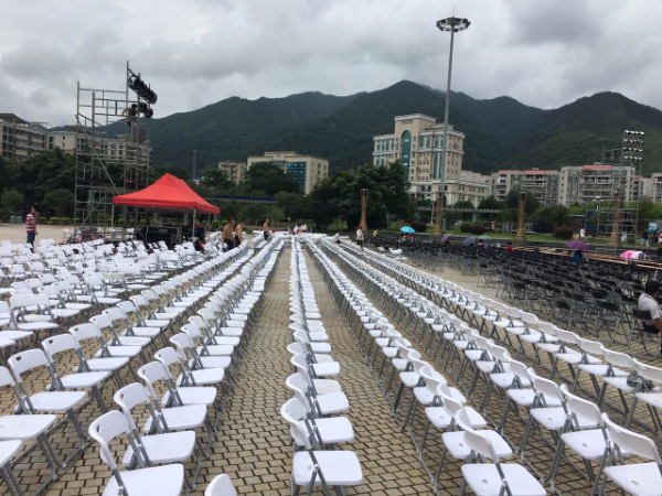 杭州折叠椅租赁白色塑料折叠椅租赁大量折叠椅租赁