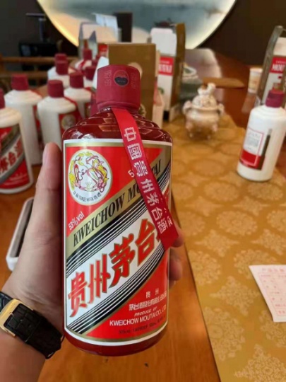 整箱红色和平鸽茅台酒回收值多少钱价格查询越多越好