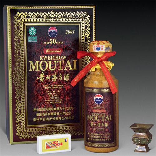 越城区回收茅台酒-原箱-单瓶-纪念-铁盖-年份均可回收鉴定