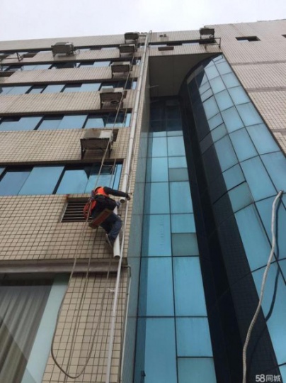 正规公司专业承接高空外墙各种水管安装维修太阳能维修