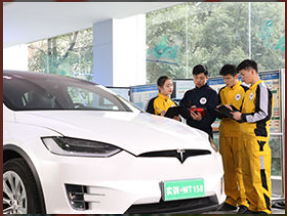 乌鲁木齐市万通技工学校！！