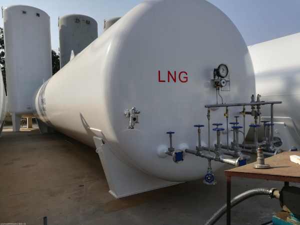 天津气体设备回收 液体储罐回收 液氧液氮二氧化碳低温储罐拆除回收
