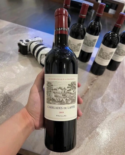 六合区回收红酒-罗曼尼康帝-奥比昂-拉菲-玛歌红酒回收