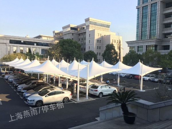 PVC隔热膜结构冒顶汽车遮阳篷让您的车子远离紫外线辐射告别闷热
