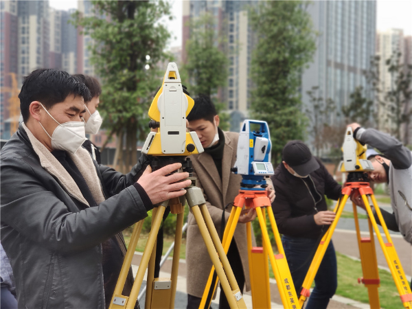 路桥建筑隧道测量培训班学全站仪放线