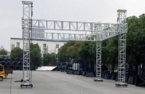 济南历城区舞台布置|搭建舞台|音响灯光租赁，舞台桁架租赁，LED大屏，灯光架道旗租赁年会布置会务布置