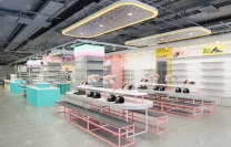 精品店货架选购指南：打造令人难忘的购物空间